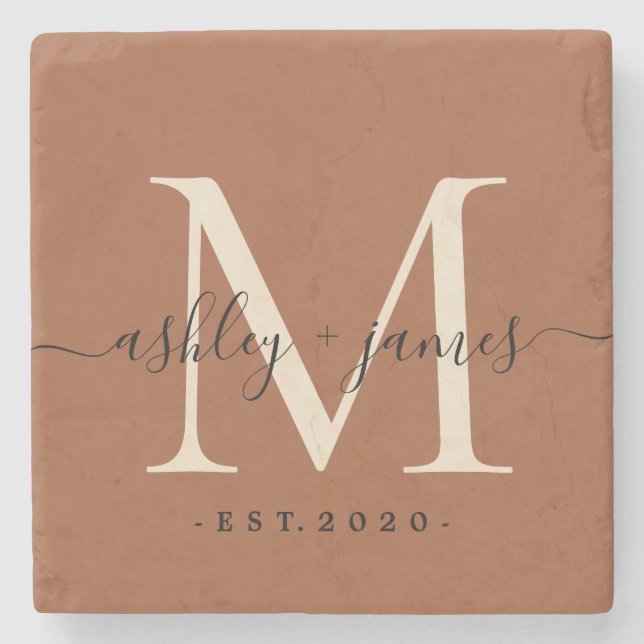 Elegant Monogram Skrift Terrakotta Namn Bröllopsda Stenunderlägg (Framsidan)