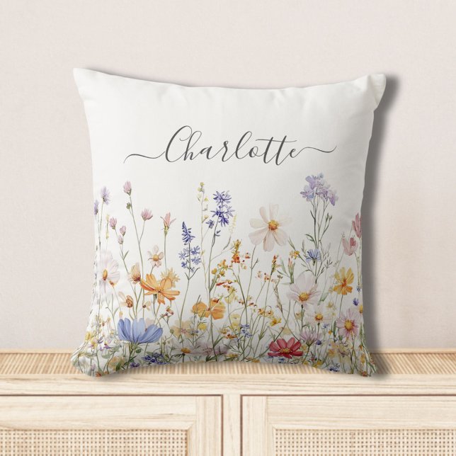 Elegant Monogram Watercolor Colorful Wildflower Kudde (In situ)