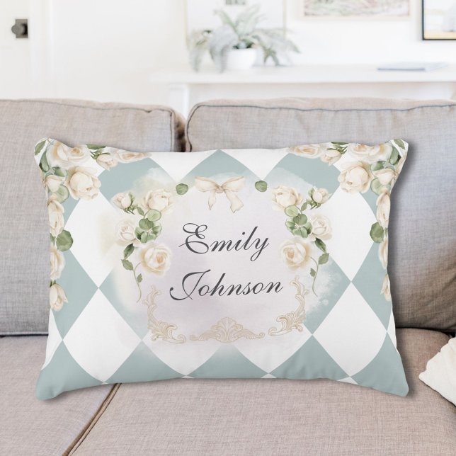 Elegant Monogram White Roses Green Leaves Diamond Prydnadskudde (In situ)