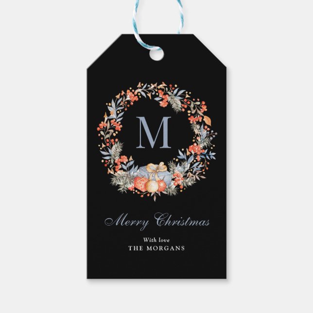 Elegant monogramkrans i dammig blå jul presentetikett (Framsidan)