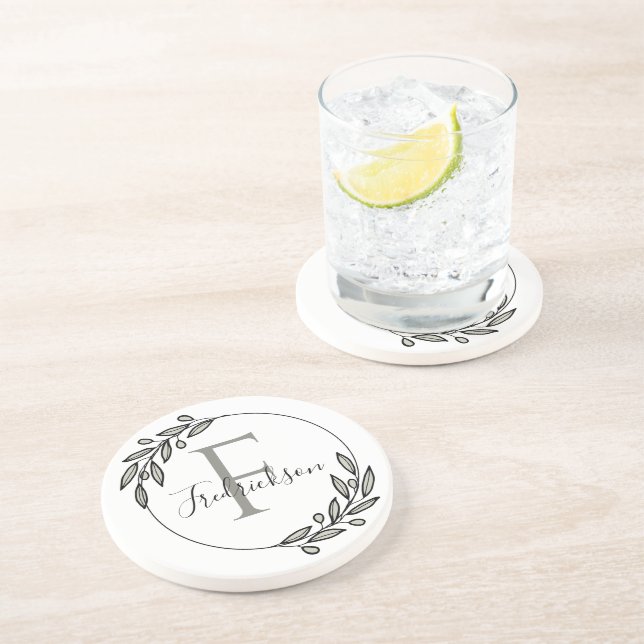 Elegant Monogrammed Initial Wreath Table Protectio Underlägg (Sidan)