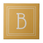Elegant Monogrammerad Guldfärgad Gul & Off Vit Ini Kakelplatta<br><div class="desc">Modern & Stylish personlig monogram tillagd dekorativ elegant enkel stil dekorativ kakel i guldfärgad gul och off vit. Bra presentidé! Anpassa enkelt med designverktyg för att göra den till din egen! Kontakta mig på beachpausedesigns@gmail.com om du behöver hjälp eller har frågor om denna eller någon av våra designer. Andra designalternativ...</div>
