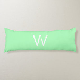 Elegant monogrammintgrön kroppskudde