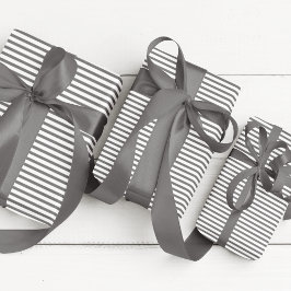 Elegant Mörk Grått och vit Rand Presentpapper