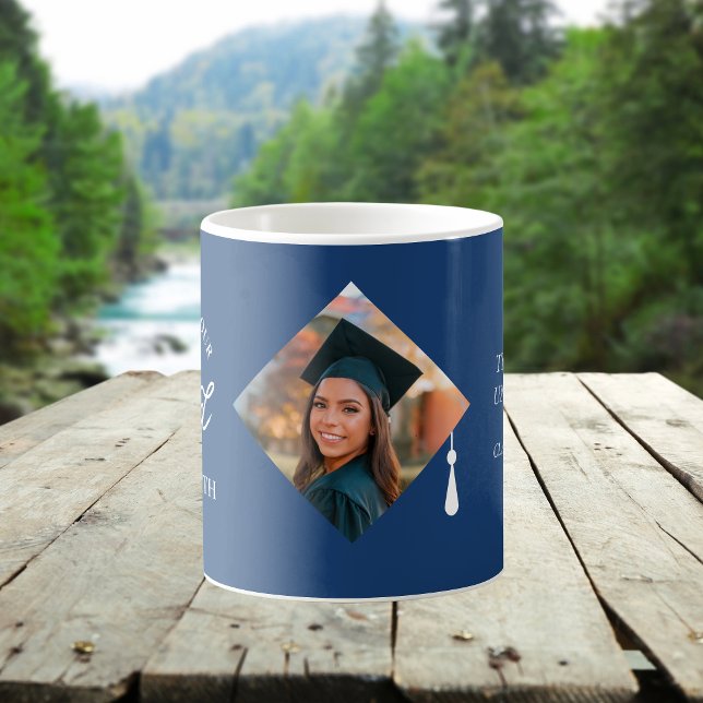 Elegant mössa topp anpassad examenspresent foto kaffemugg (Elegant Cap Topper Custom Graduate Photo Keepsake Coffee Mug )