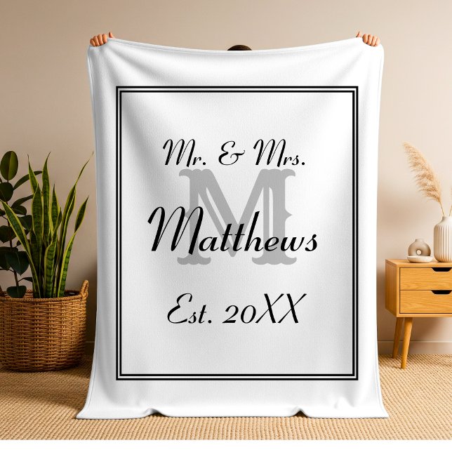 Elegant Mr. och Monogram White Fleecefilt (Elegant Black and White Monogram Initials Inline Fleece Blanket)