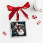 Elegant Mr. och Mrs. Bröllop Anpassningsbar Photo  Julgransprydnad Metall<br><div class="desc">Behåll bröllop-fotodesignen med ornament design som innehåller en favoritbild av det nya paret med ett elegant vitt skript med monogramövertäckning. Anpassa anpassningsbarna "Mr. and Mrs." med gift efternamn och bröllop år eller bröllop. Fototips: skörd-foto till fyrkantigt format innan du överför det till designmallen.</div>
