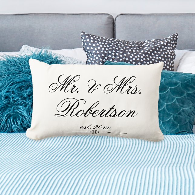 Elegant Mrs Namn est. yr. Dekorfyllning för bröllo Lumbarkudde (Elegant Mr Mrs Name est. yr. Wedding Accent Pillow)