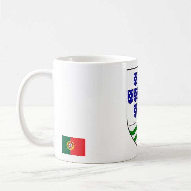 Elegant mugg med vapensköld från India Portuguesa (Vänster)