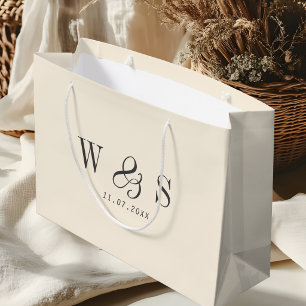 Elegant naturlig kräm initial bröllop par
