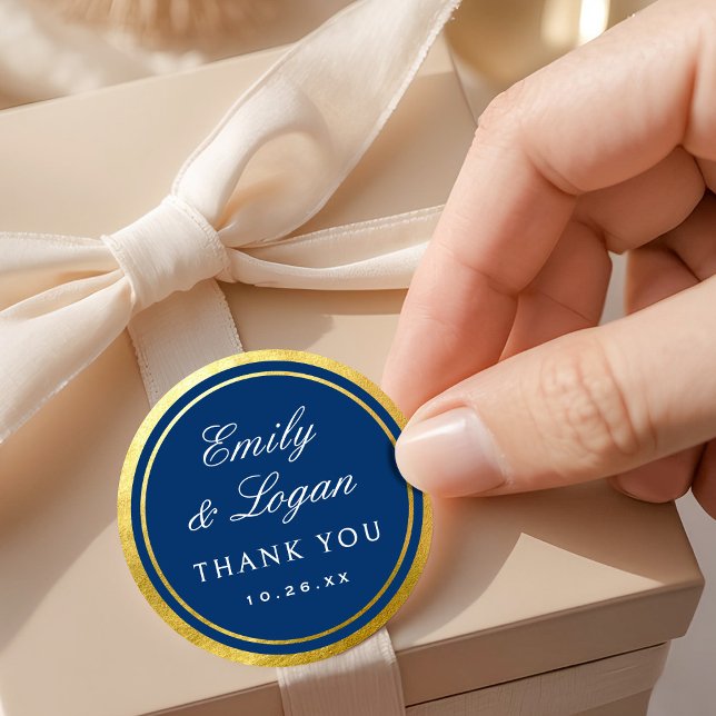 Elegant Navy Blue Gold Border Wedding Runt Klistermärke (Skapare uppladdad)