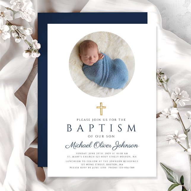 Elegant Navy Blue Script Boy Photo Baptism Inbjudningar (Navy Blue Elegant Religious Boy Photo Baptism Invitation)