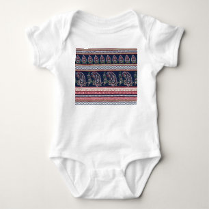Elegant Navy Paisley: Timless Gräns Design T Shirt