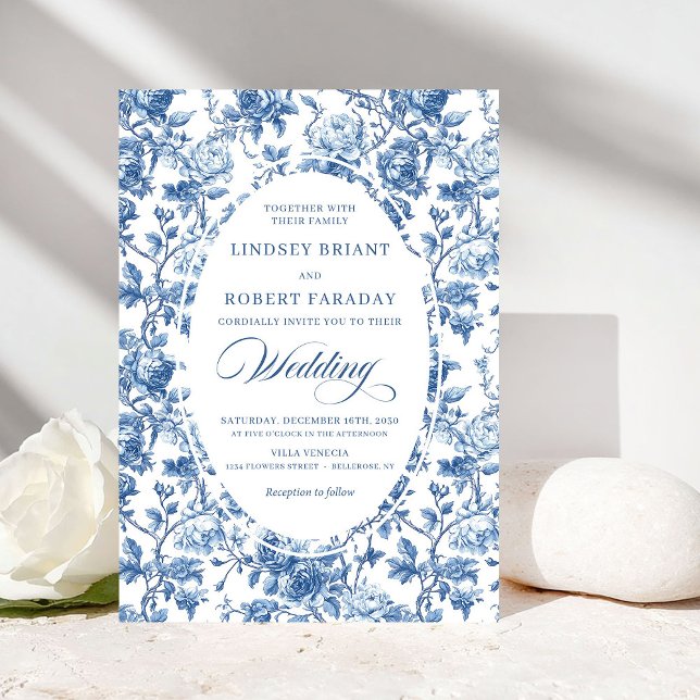 Elegant Navy Toile de Jouy Rosa Blommig Bröllop  Inbjudningar (Elegant Navy Toile de Jouy Rose Floral Wedding Invitation)