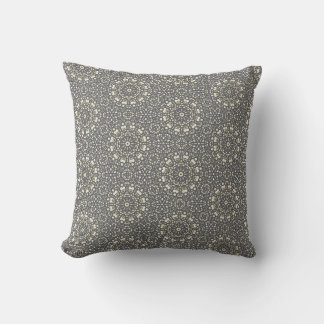Elegant Neutral Mandala-prickmönster Kudde