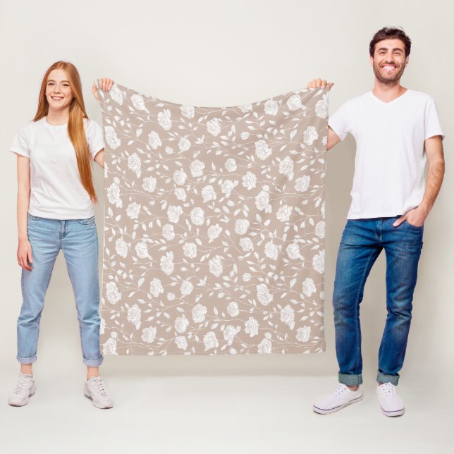 Elegant neutral ros vit blommönster fleecefilt (På plats)