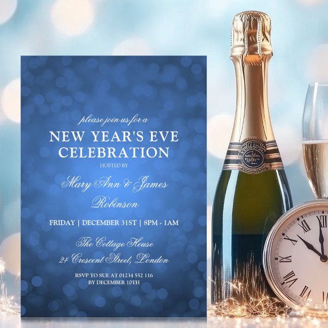 Elegant New Years Eve Navy Blue Bokeh Lights Inbjudningar (Elegant New Years Eve Navy Blue Bokeh Lights Invitation)