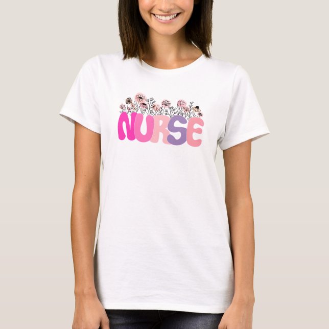 Elegant "Nurse" Typografi med kraftig Blommigt T Shirt (Framsida)