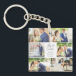 Elegant Nyligen gift, gift par fotokollage<br><div class="desc">Det här vackra nyskrivna paret keepsaki-presenten har en klasslayout på 6 bröllop foton på en vit bakgrund med det gifta parets namn,  plats och datum. En underbar minnesstund för din fru eller make att uppskatta för evigt.</div>