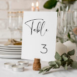Elegant och modern svart och vit bröllop bordsnummer<br><div class="desc">En modern typografi för ditt bröllop-kontor: välj det här enkla sviten och elegant bröllop. Fullständigt anpassade: Du kan ändra både bakgrunden och texten i färg som du vill.</div>