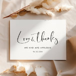 Elegant och modernt bröllop Kärlek & tackkort Tack Kort<br><div class="desc">En modern typografi och ett klassiskt svart-vitt tema för ditt bröllop-kontor: välj det här enkla sviten och elegant bröllop. Fullständigt anpassade: Du kan ändra både bakgrunden och texten i färg som du vill.</div>