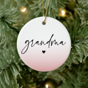 Elegant och subtle Rosa Grandma Script Gift Julgransprydnad Keramik