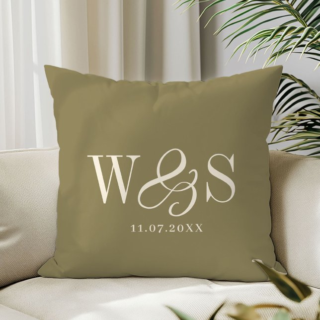 Elegant olivgrön initial bröllop par kudde (Skapare uppladdad)