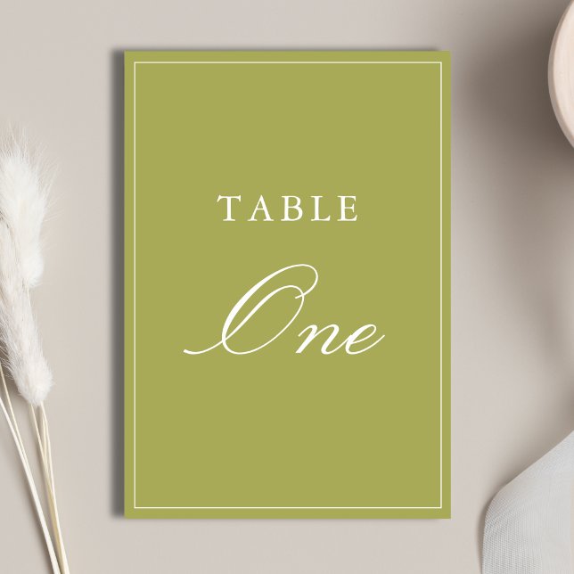 Elegant Olivgrön Skrift Bröllop Bordsnummer (Elegant olive green wedding table numbers help guests find their seats with style.)