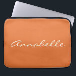 Elegant Orange Handskriven Anpassningsbar Namn Laptop Fodral<br><div class="desc">Den här bärbara anpassningsbarna fodral har ditt namn i ett vackert handskrivet skript med text på en snyggt Bakgrund för bränd Orange. Underbar presentidé.</div>