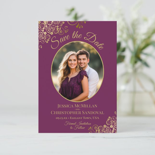 Elegant Oval Photo Guld & Magenta Lila Bröllop Spara Datumet (Stående Fram)