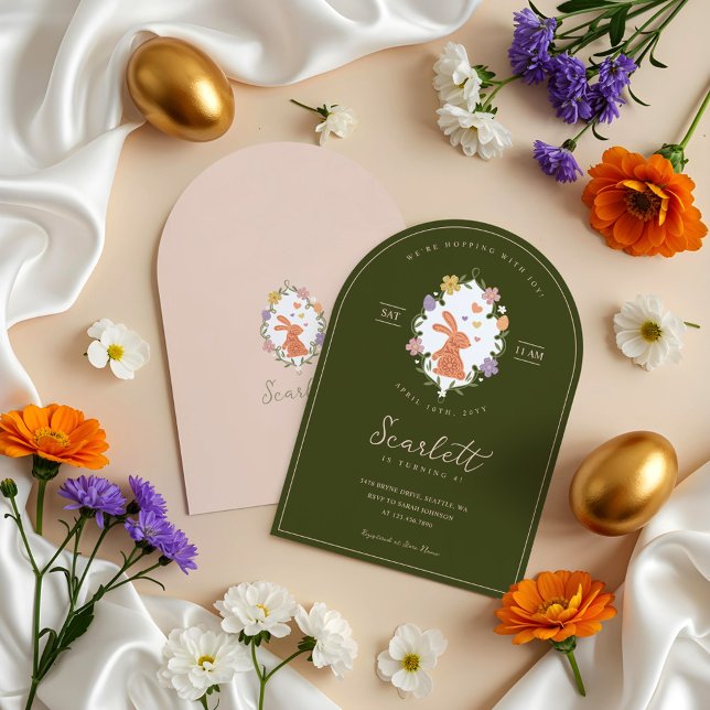 Elegant Påskhare Vapensköld Vår Blommigt födelseda Inbjudningar (Elegant Easter Bunny Crest Spring Floral BirtElegant Easter Bunny Crest Spring Floralhday Invitation)