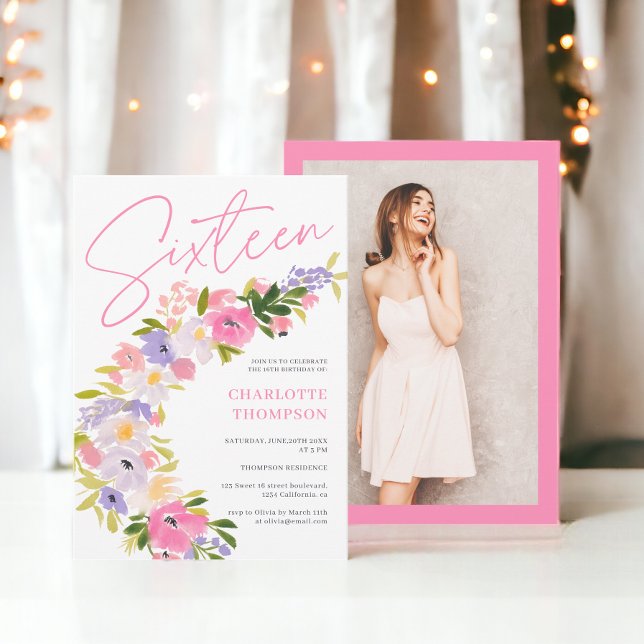 Elegant-pastellfotoskript blommigt Sweet 16 Inbjudningar (Elegant pastel floral photo script Sweet 16 Invitation)