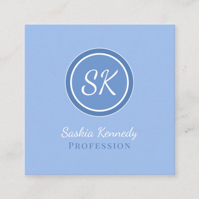 Elegant Periwinkle Blue Professionell Monogram Fyrkantigt Visitkort (Framsida)