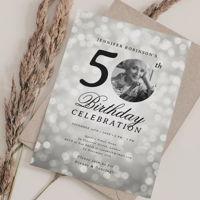 Elegant Photo 50:e Födelsedagsfesten Silver Bokeh Inbjudningar (Elegant Photo 50th Birthday Party Silver Bokeh Invitation)