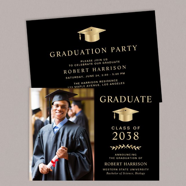 Elegant Photo Black Guld College Graduation Party Inbjudningar (An elegant college graduation party invitation to celebrate the graduate's achievements)