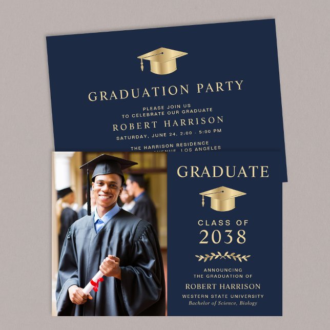 Elegant Photo Blue Guld College Graduation Party Inbjudningar (An elegant college graduation party invitation to celebrate the graduate's achievements)