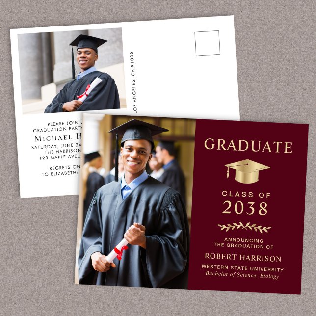 Elegant Photo Burgundy Guld Studentfest Inbjudan Vykort (An elegant college graduation party invitation postcard to celebrate the graduate's achievements)