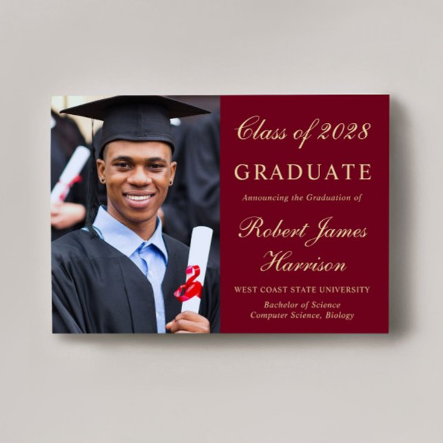 Elegant Photo College Burgundy Guld Studenten Meddelande (Share the pride and excitement of your graduate's achievement with friends and family near and far)