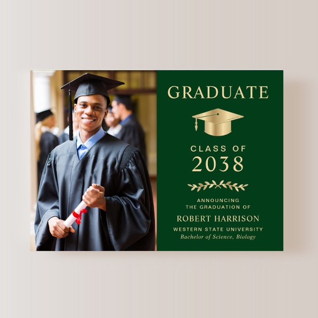 Elegant Photo Grönt Guld College Graduation Meddelande (An elegant college graduation announcement to celebrate the graduate's achievements)