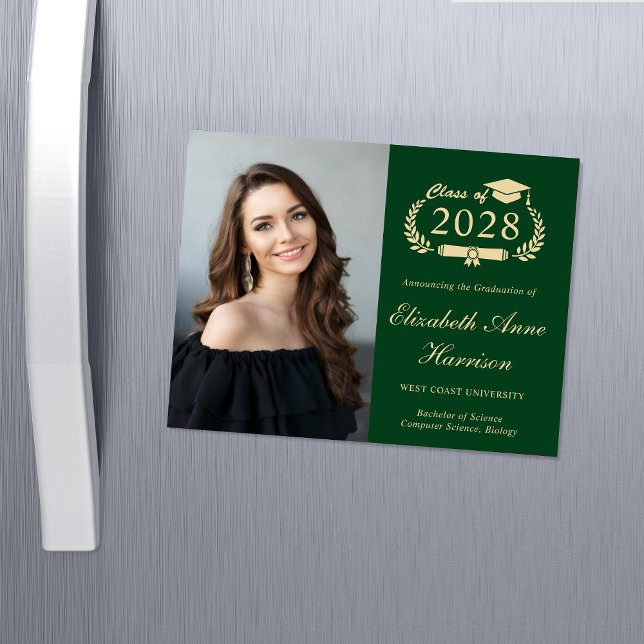 Elegant Photo Grönt Studenten Magnetic Card (Share the pride and excitement of your graduate's achievement with friends and family near and far)