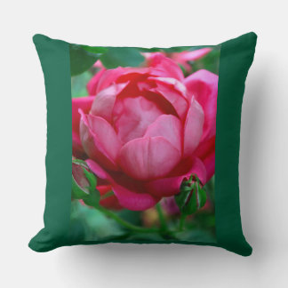 Elegant Pink Rose Floral Throw Pillow with Dark Gr Kudde