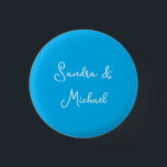 Elegant Plain Azure Blue Personlig Anpassningsbar Knapp<br><div class="desc">Azure Blue är ett av de mest öga-fångande och slående färg under historiens gång. Varför inte spegla din egen personlighet och smak för andra med denna unika designade mall?</div>