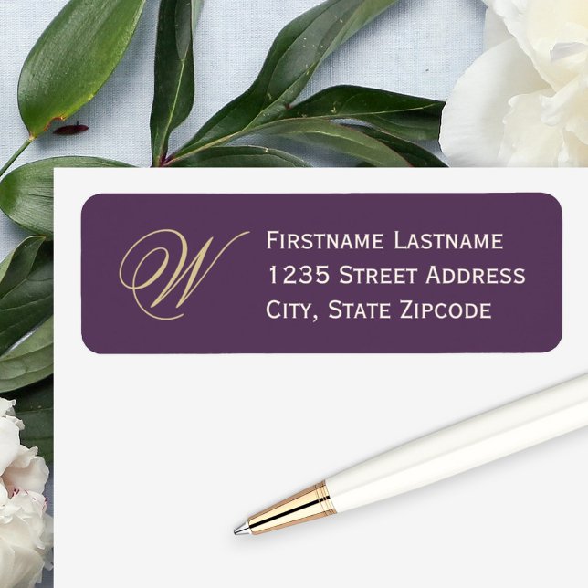 Elegant Plommon Guld Script Monogram Adress Returadress Etikett (Skapare uppladdad)
