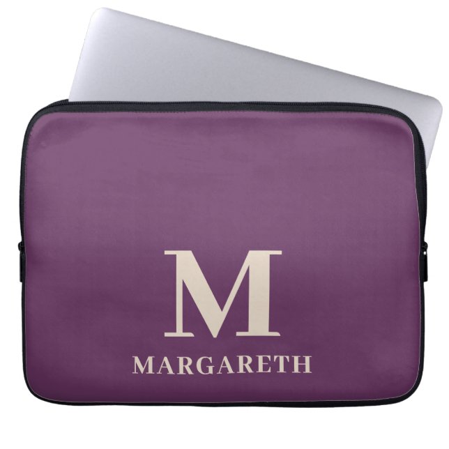 Elegant Plum Lila Monogram Laptop sleeve (Framsidan)