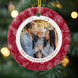 Elegant Poinsettias och Pinecones Burgundy Photo Julgransprydnad Keramik