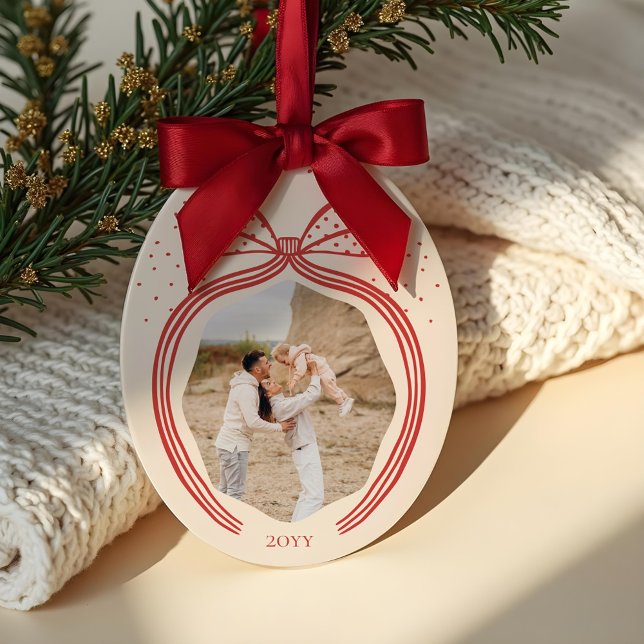 Elegant Polka Dot-jultomten Photo Keepsak Julgransprydnad Keramik (Elegant Polka Dot Christmas Bow Photo Keepsake Ceramic Ornament)