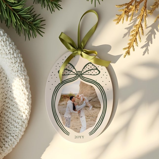 Elegant Polka Dot-jultomten Photo Keepsak Julgransprydnad Keramik (Elegant Polka Dot Christmas Bow Photo Keepsake Ceramic Ornament)