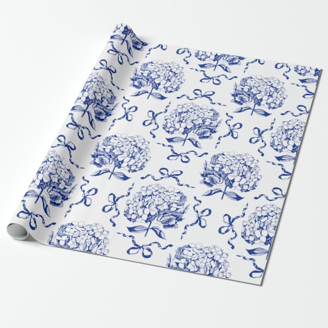 Elegant Preppy Blue Toile Hydrangea Bow Mönster Presentpapper (Utrullad)
