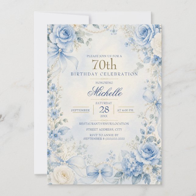 Elegant pudderblå blomsterpärlbåge 70-årsfirande inbjudningar (Framsida)