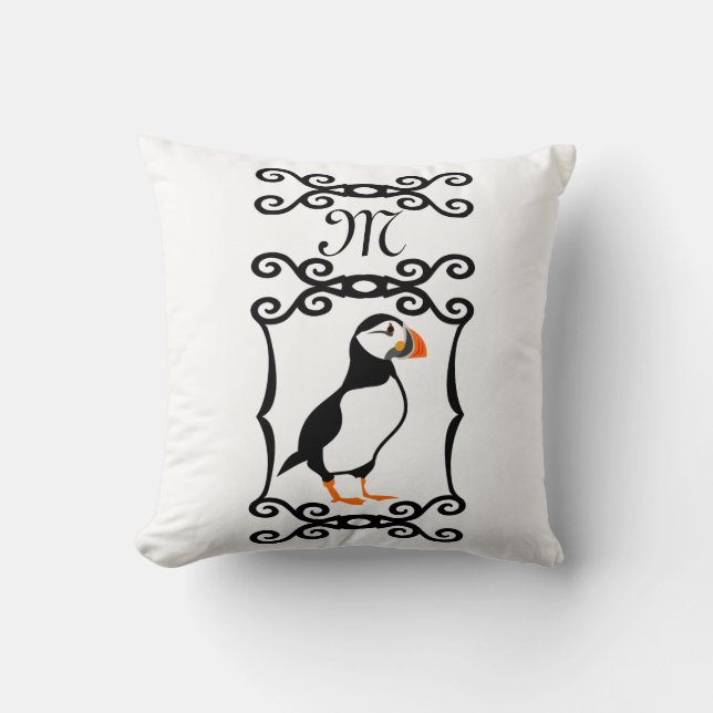 Elegant Puffin i ett Monogram vid Fransk Ram Kudde (Framsida)